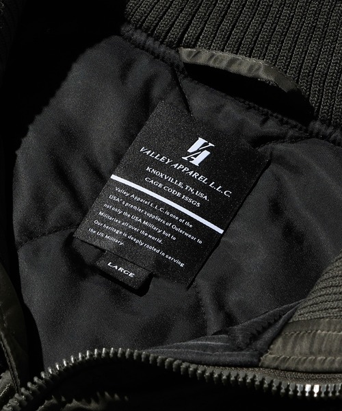 Valley Apparel(バレーアパレル)の「フーデッドリブフライトナイロンジャケット/フライトジャケット(ミリタリージャケット・メンズ・ネイビー/ダークグレー/シルバー/ブラック/グレー系その他・SMALL/MEDIUM/LARGE/X-LARGE)」の7枚目の写真