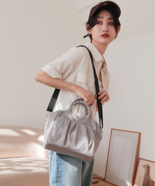 T・S・L(ティーエスエル)の「ギャザーポケット2WAYボストンバッグ(ボストンバッグ・レディース・グレー/ブラック/ベージュ・FREE)」の17枚目の写真