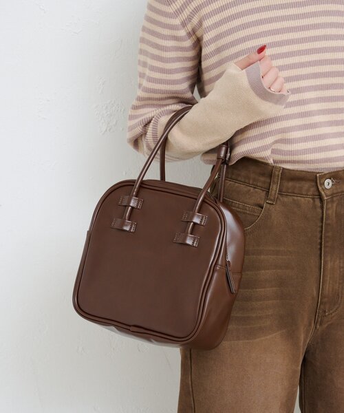 Kastane（カスタネ）の「【一部店舗限定/レザー&スエード/4色展開】B スクエアベーシックBAG（ハンドバッグ・レディース・ブラック/アイボリー/ブラウン/キャメル・FREE）」の16枚目の写真