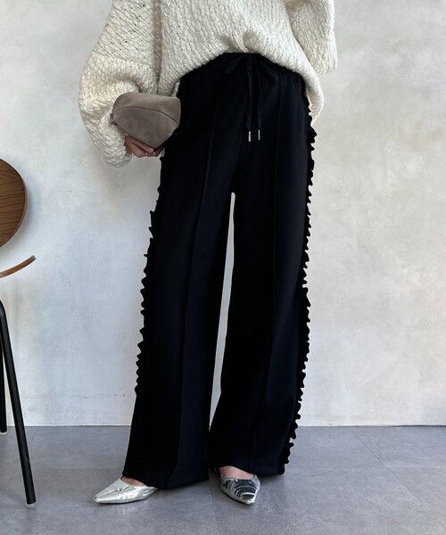 DouDou(ドゥドゥ)の「【WEB限定】カットジョーゼットサイドフリルパンツ(その他パンツ・レディース・ブラック/チャコールグレー/グレイッシュベージュ・FREE)」の9枚目の写真
