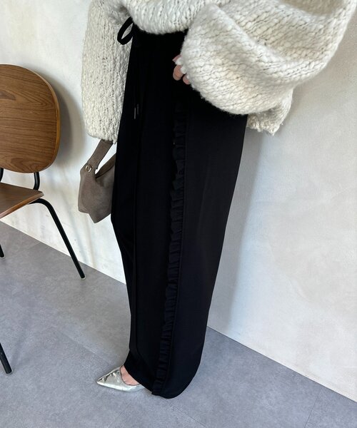 DouDou(ドゥドゥ)の「【WEB限定】カットジョーゼットサイドフリルパンツ(その他パンツ・レディース・ブラック/チャコールグレー/グレイッシュベージュ・FREE)」の13枚目の写真