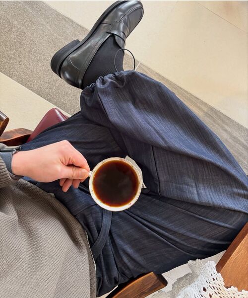 DNSR（ディーエヌエスアール）の「ベルト付きドレープスラックスインディゴ（その他パンツ・メンズ・その他・SMALL/MEDIUM/LARGE/X-LARGE）」の9枚目の写真