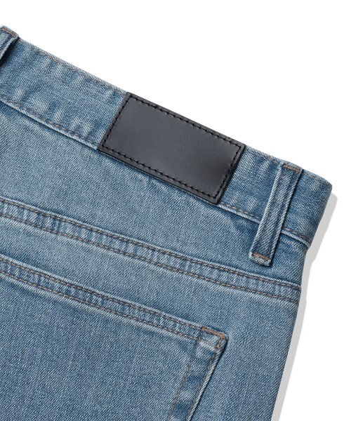 MUSINSA STANDARD(ムシンサスタンダード)の「KIPASストレートデニムパンツ【ライトインディゴ】(デニムパンツ・メンズ・その他・29/30/31/33/26/27/28/40/38/42/36/34/32)」の6枚目の写真