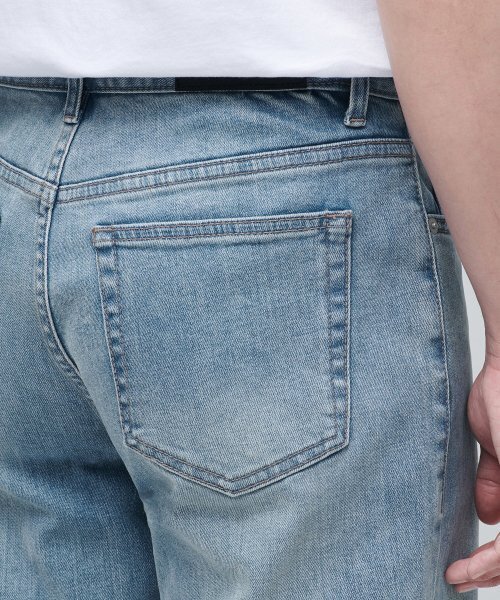 MUSINSA STANDARD(ムシンサスタンダード)の「KIPASストレートデニムパンツ【ライトインディゴ】(デニムパンツ・メンズ・その他・29/30/31/33/26/27/28/40/38/42/36/34/32)」の7枚目の写真