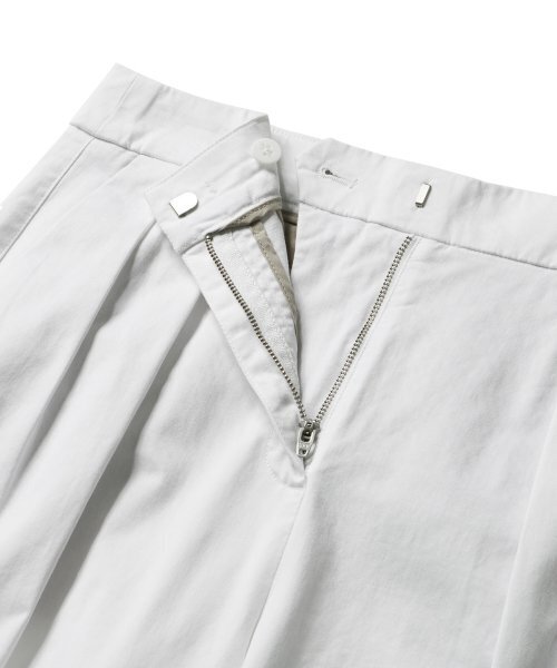 MUSINSA STANDARD WOMAN（ムシンサスタンダードウーマン）の「ウィメンズリバースツーピンタックワイドチノパンツ[ホワイト]（その他パンツ・レディース・その他・24/25/27/28/29/30）」の12枚目の写真