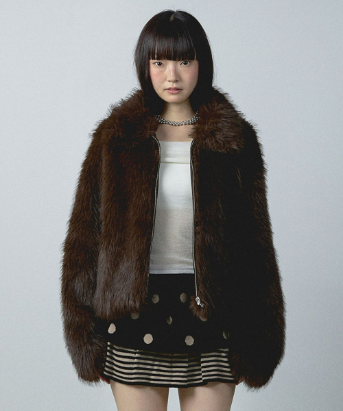YOUHEE(ユヒ)の「LONG HAIR FUR JACKET BROWN(ムートンコート・レディース・その他・FREE)」の2枚目の写真