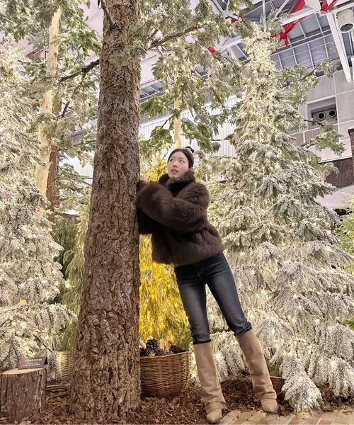 YOUHEE(ユヒ)の「LONG HAIR FUR JACKET BROWN(ムートンコート・レディース・その他・FREE)」の9枚目の写真
