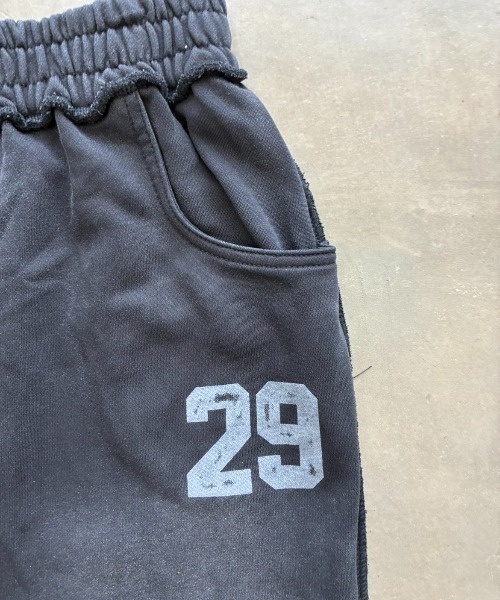 SHAGGIE(シャギー)の「ウォッシュ加工ワイドルーズスウェットパンツ(スウェットパンツ・レディース・グレー/チャコールグレー・FREE)」の6枚目の写真