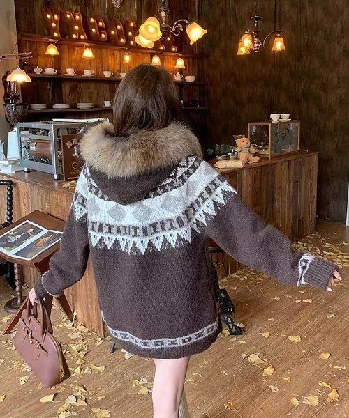 セール】ユニセックス対応／取り外し可ファー襟トップス 春先まで着