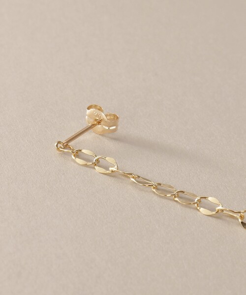 COCOSHNIK(ココシュニック)の「K10シースルーフラット スタッドピアス(ピアス(両耳用)・レディース・イエローゴールド・00)」の3枚目の写真