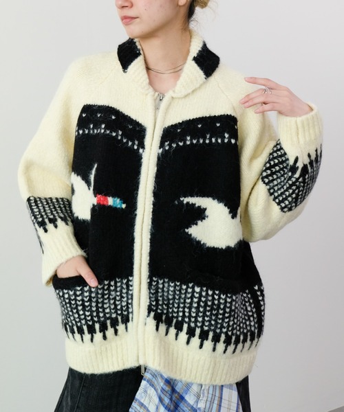 DOLLUPOOPS（ドールアップウップス）の「バード柄ニットカーディガン（カーディガン/ボレロ・レディース・ブラック/ロイヤルブルー・FREE）」の2枚目の写真