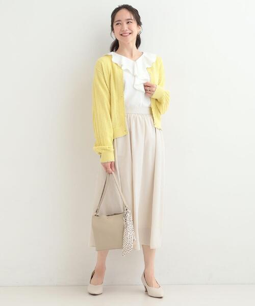 SHOO・LA・RUE(シューラルー)の「【洗濯機可/S-LL】お顔周りを華やかに。フリル襟ブラウス(シャツ/ブラウス・レディース・ライトグレー/オフホワイト・01/02/03/04)」の3枚目の写真