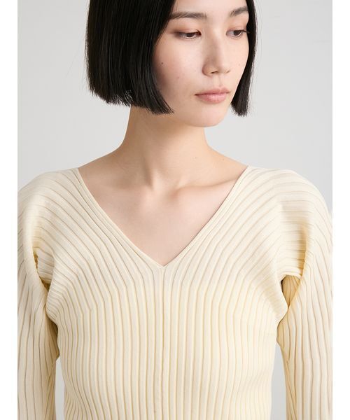 MIESROHE(ミースロエ)の「サステナブルウェーブスリーブニット(ニット/セーター・レディース・オレンジ/ホワイト/その他・F)」の9枚目の写真