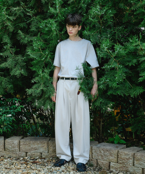 NOUN（ノウン）の「wide tapered pants (stripe ivory)（スラックス・メンズ・その他・0/1/2）」の2枚目の写真