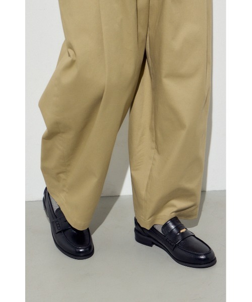 AZUL by moussy（アズールバイマウジー）の「コインローファー（ローファー・レディース・ブラック/ブラウン・SMALL/MEDIUM/LARGE）」の5枚目の写真