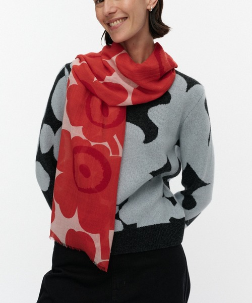marimekko（マリメッコ）の「Unikko / Fiore stole（ストール/ショール・レディース・ライトグレー/レッド・FREE）」の2枚目の写真