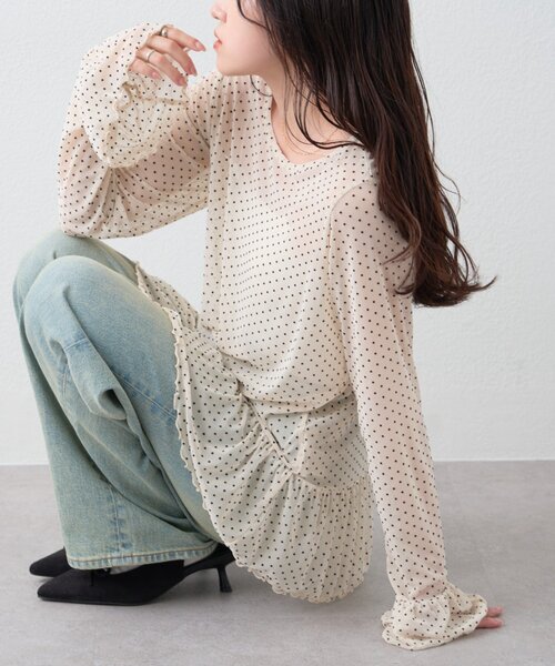 CIAOPANIC TYPY(チャオパニックティピー)の「【レイヤードにおすすめ】フロッキードットチュールフリルトップス(Tシャツ/カットソー・レディース・アイボリー/サックスブルー/ブラック・ONE SIZE)」の22枚目の写真