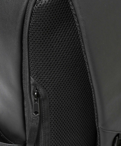 HARE(ハレ)の「【 一部カラーWEB限定】マルチポケットバックパック(HARE)(バックパック/リュック・メンズ・ブラック系その他/ブラック・FREE)」の11枚目の写真