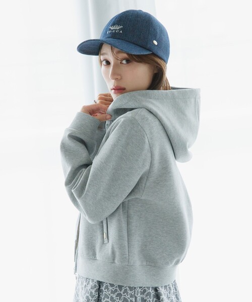 TOCCA(トッカ)の「NICE HOLIDAY HOODIE フーディー(パーカー・レディース・アイボリー系/グレー系・F)」の5枚目の写真