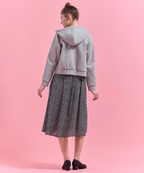 TOCCA(トッカ)の「NICE HOLIDAY HOODIE フーディー(パーカー・レディース・アイボリー系/グレー系・F)」の13枚目の写真