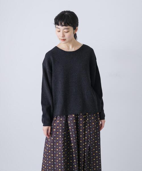 かぐれ(カグレ)の「テープヤーンボートネックニット(ニット/セーター・レディース・ブラック/ライトベージュ・FREE)」の2枚目の写真