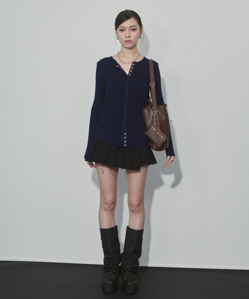 ENVYM（アンビー）の「ミニポーチ付き スタッズ ショルダーバック（ショルダーバッグ・レディース・ブラック/ダークブラウン・FREE）」の15枚目の写真