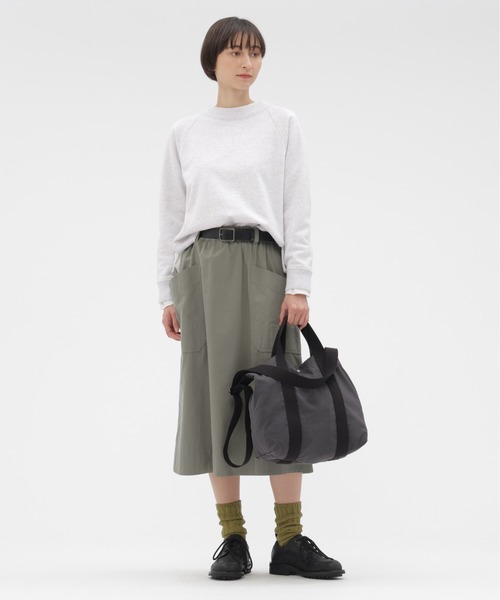 MHL.（エムエイチエル）の「WORN NYLON CANVAS（ショルダーバッグ・レディース・ベージュ/チャコール・FREE）」の6枚目の写真