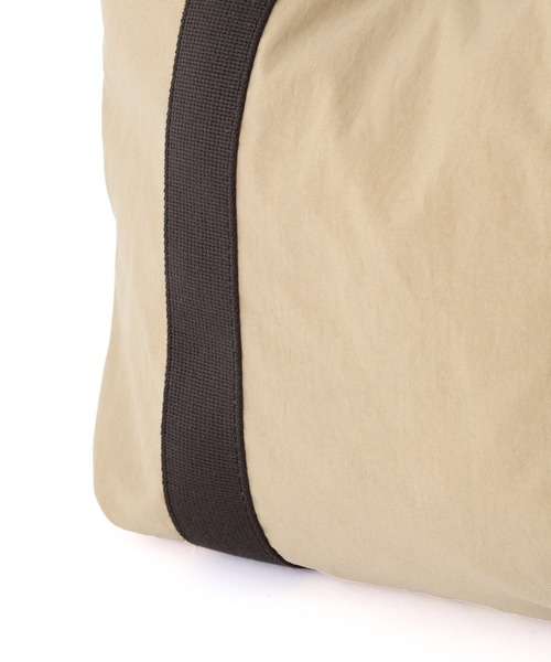 MHL.（エムエイチエル）の「WORN NYLON CANVAS（ショルダーバッグ・レディース・ベージュ/チャコール・FREE）」の17枚目の写真