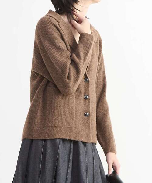 CONVERSE TOKYO（コンバーストウキョウ）の「TAILORED KNIT SHORT CARDIGAN JACKET（ニット/セーター・レディース・チャコールグレー/ブラウン/ピンク・FREE）」の2枚目の写真