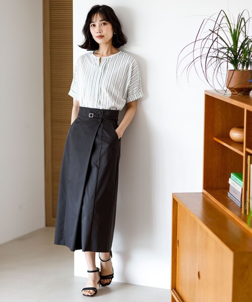ANY SIS（エニィスィス）の「ツイステッドクリアチノ スカート（スカート・レディース・ベージュ系/ネイビー系・LARGE/MEDIUM/SMALL）」の5枚目の写真