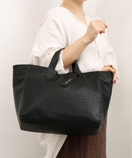 cache cache(カシュ カシュ)の「カシュカシュ cachecache / メッシュエンボスA4ショッパートート(トートバッグ・レディース・チョコ/アイボリー/ベージュ/グレー/グリーン/ブラック・FREE)」の3枚目の写真