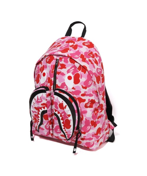 A BATHING APE(アベイシングエイプ)の「ABC CAMO SHARK DAYPACK(バックパック/リュック・メンズ・ブルー/ピンク/グリーン・FREE)」の1枚目の写真