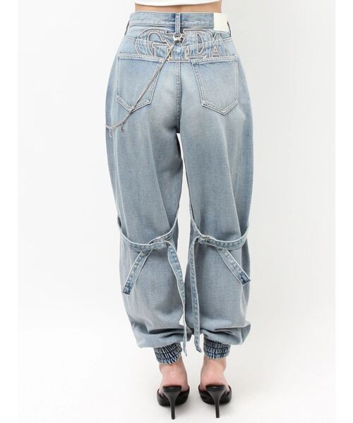 GYDA（ジェイダ）の「ハイウエストGYDA chainデザインジョガーデニムパンツ（デニムパンツ・レディース・ライトブルー/ブルー・MEDIUM/SMALL）」の4枚目の写真