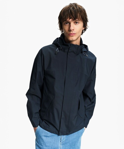 AIGLE(エーグル)の「GORE-TEX ゴアテックス 防風 防水 透湿 2レイヤー ジャケット T-KIT(マウンテンパーカー・メンズ・グレイッシュブルー/ダークネイビー・M/S/XL/L)」の7枚目の写真