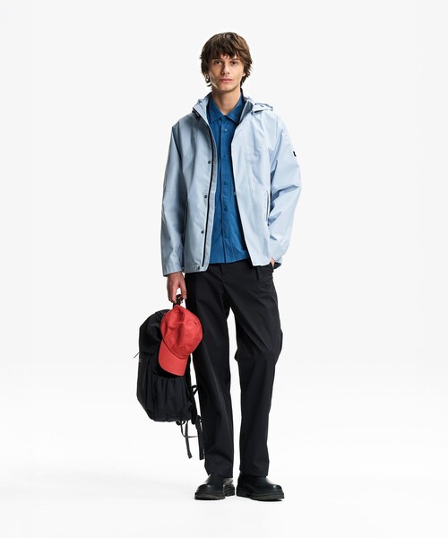 AIGLE(エーグル)の「GORE-TEX ゴアテックス 防風 防水 透湿 2レイヤー ジャケット T-KIT(マウンテンパーカー・メンズ・グレイッシュブルー/ダークネイビー・M/S/XL/L)」の14枚目の写真