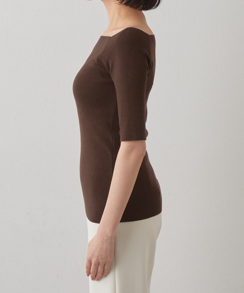 THE PAUSE（ザ ポーズ）の「【THE PAUSE】オフショルハーフスリーブプルオーバー（ニット/セーター・レディース・ブラウン/チャコールグレー/ブラック・FREE）」の5枚目の写真