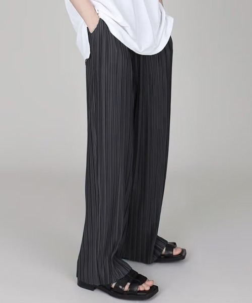 Ressaca（レサーカ）の「ルーズシルエットイージープリーツパンツ（その他パンツ・メンズ・チャコール/ブラック・L）」の2枚目の写真