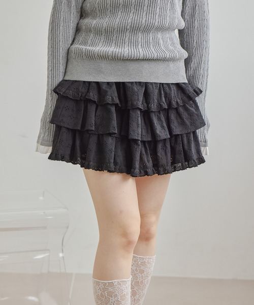 Heather(ヘザー)の「コットンレースフリルミニスカート 666420(スカート・レディース・アイボリー/ブラック・FREE)」の1枚目の写真
