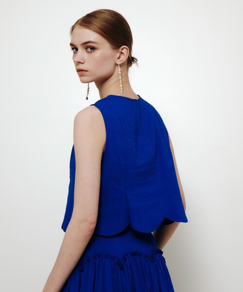 LOULOU WILLOUGHBY(ルルウィルビー)の「【LOULOU WILLOUGHBY】コットンリネンスカラップヘムブラウス(シャツ/ブラウス・レディース・ブルー/ブラック・2)」の8枚目の写真
