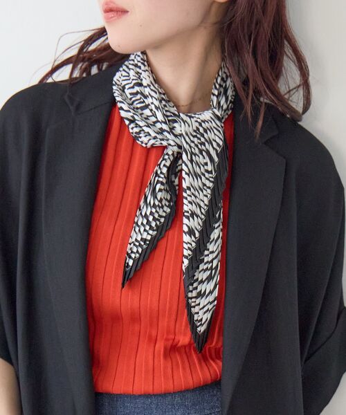 le.coeur blanc（ルクールブラン）の「《WEB限定アイテム》ゼブラプリントプリーツスカーフ（バンダナ/スカーフ・レディース・ブラック/ブラウン・FREE）」の6枚目の写真