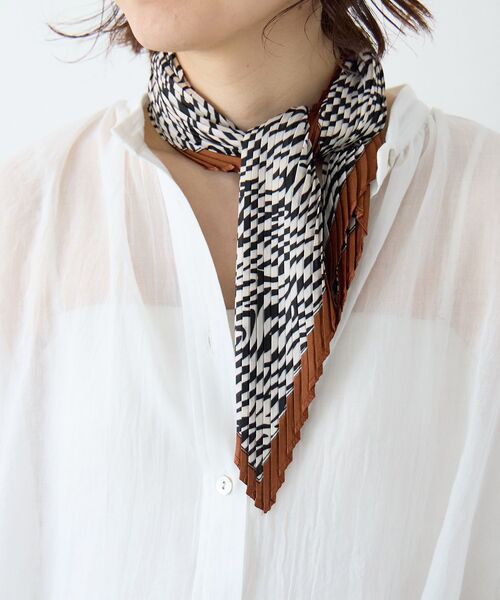 le.coeur blanc（ルクールブラン）の「《WEB限定アイテム》ゼブラプリントプリーツスカーフ（バンダナ/スカーフ・レディース・ブラック/ブラウン・FREE）」の8枚目の写真