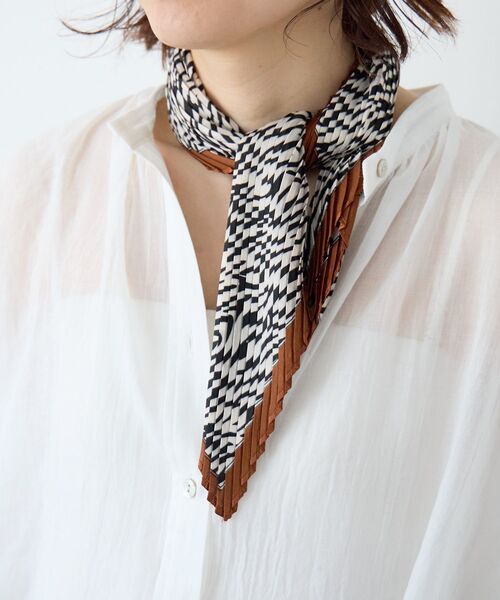 le.coeur blanc（ルクールブラン）の「《WEB限定アイテム》ゼブラプリントプリーツスカーフ（バンダナ/スカーフ・レディース・ブラック/ブラウン・FREE）」の9枚目の写真
