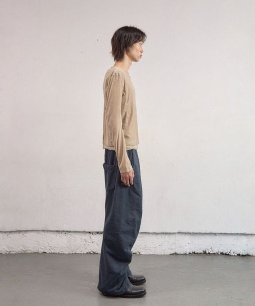 NVRFRGT(ネヴァーフォーゲット)の「Curved Leg Lounge Pants(スウェットパンツ・メンズ・ライトベージュ/ブラック・3/2/1)」の10枚目の写真