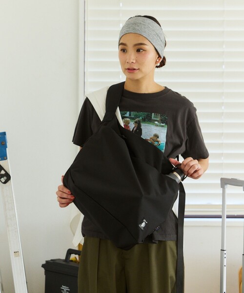 COBMASTER(コブマスター)の「Cobmaster × FREAK'S STORE/コブマスター × フリークスストア 別注GIMMICK SHOULDER BAG(ショルダーバッグ・メンズ・ブラック・ONE SIZE)」の19枚目の写真