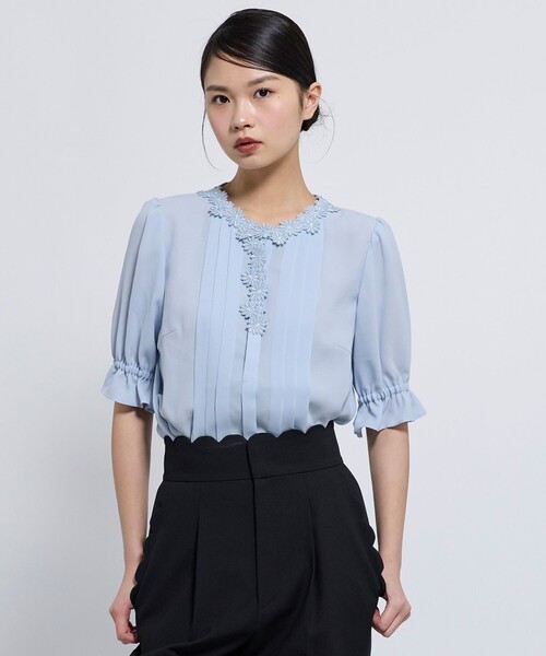TOCCA（トッカ）の「CHARMING DAISY ブラウス（シャツ/ブラウス・レディース・アイボリー系/スカイブルー系/ネイビー系・0/4）」の6枚目の写真