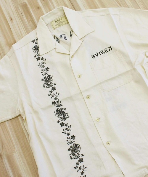 AVIREX(アヴィレックス)の「SOUVENIR S/S SHIRT”DRAGON &CHERRY BLOSSOMS'(シャツ/ブラウス・メンズ・ネイビー/ブラック/アイボリー・XXL/XL/L/M)」の6枚目の写真