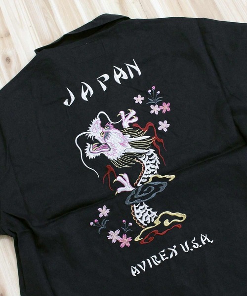 AVIREX(アヴィレックス)の「SOUVENIR S/S SHIRT”DRAGON &CHERRY BLOSSOMS'(シャツ/ブラウス・メンズ・ネイビー/ブラック/アイボリー・XXL/XL/L/M)」の11枚目の写真