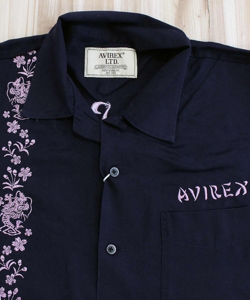 AVIREX(アヴィレックス)の「SOUVENIR S/S SHIRT”DRAGON &CHERRY BLOSSOMS'(シャツ/ブラウス・メンズ・ネイビー/ブラック/アイボリー・XXL/XL/L/M)」の16枚目の写真