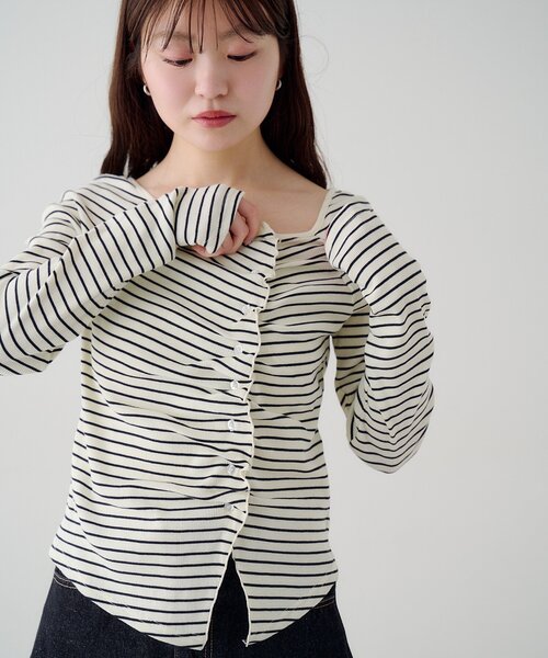 Kastane(カスタネ)の「【無地&ボーダー】ギャザーテレコカーディガン(Tシャツ/カットソー・レディース・ブラック/サックスブルー/アイボリー/チャコールグレー/オフホワイト・FREE)」の6枚目の写真