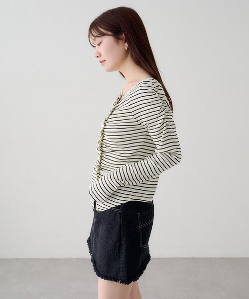 Kastane(カスタネ)の「【無地&ボーダー】ギャザーテレコカーディガン(Tシャツ/カットソー・レディース・ブラック/サックスブルー/アイボリー/チャコールグレー/オフホワイト・FREE)」の11枚目の写真